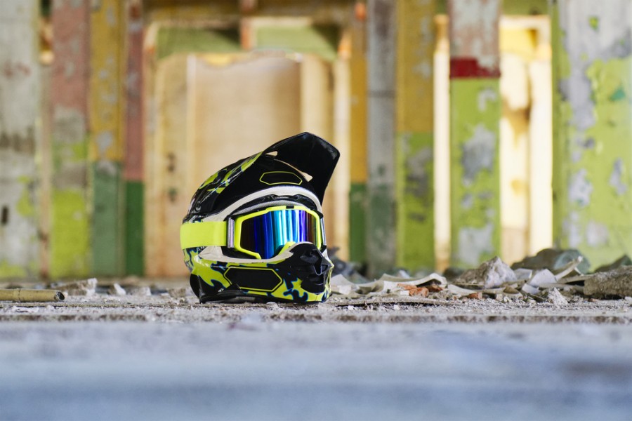 Quels équipements de protection sont indispensables pour la pratique de la moto cross 125 en toute sécurité ?