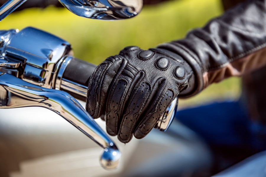 Quelle est la taille idéale pour vos gants de moto ?