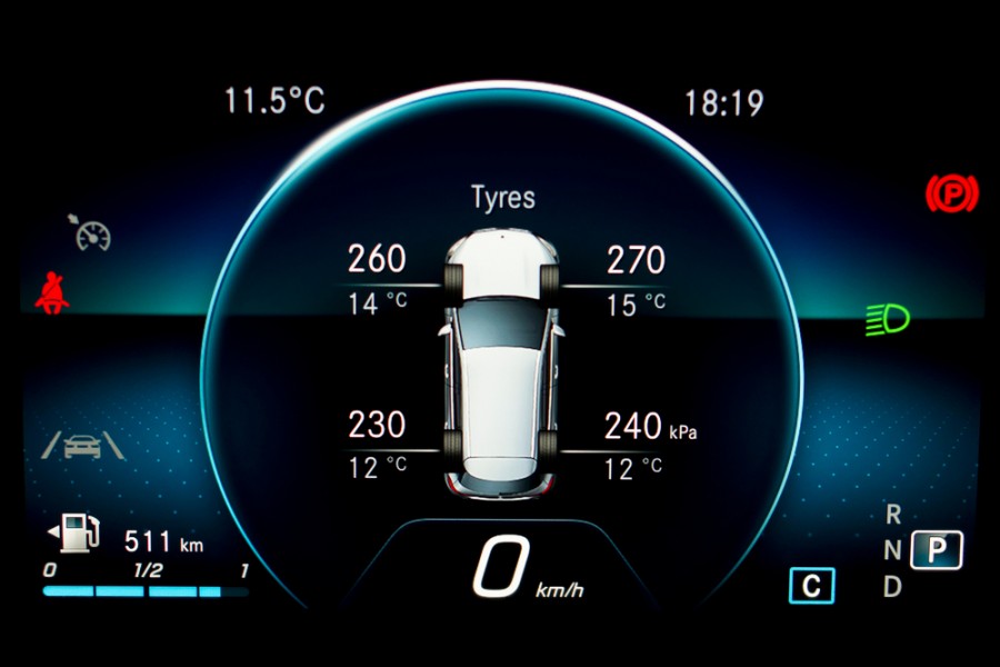 Capteur pression pneu : où se trouve-t-il sur votre deux-roues ?