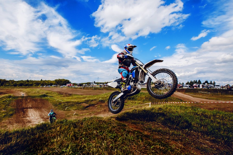 Moto de cross : quelle machine choisir pour la course ?