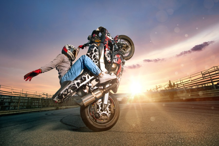 Tout savoir sur le monde fascinant des motos stunt