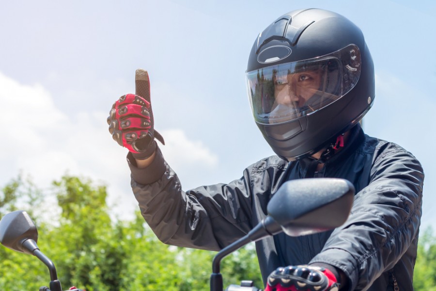 Protège-main moto : indispensable pour la sécurité ?