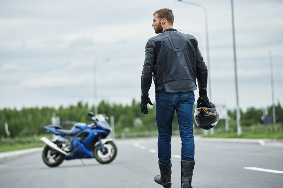 Quel équipement est obligatoire en moto ?