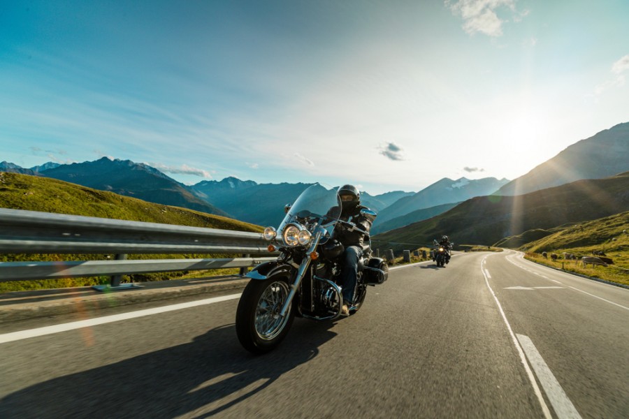À la découverte de la route des Grandes Alpes à moto